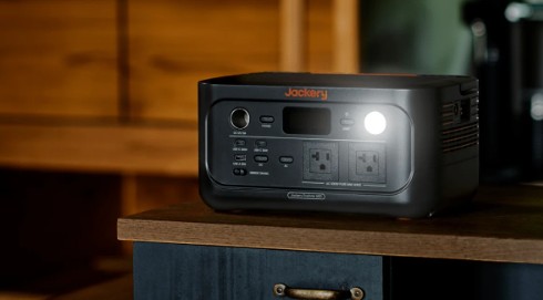 公式サイトより Jackery ライト付き